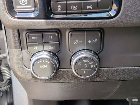 New 2026 GMC Yukon Denali w/ Sun & Power Step Package image 17