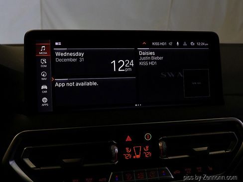 Certified 2023 BMW X4 xDrive30i w/ Premium Package image 18