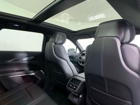 New 2024 Cadillac Lyriq Luxury AWD/4WD image 29