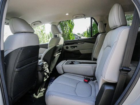 Used 2025 Honda Pilot EX-L image 28