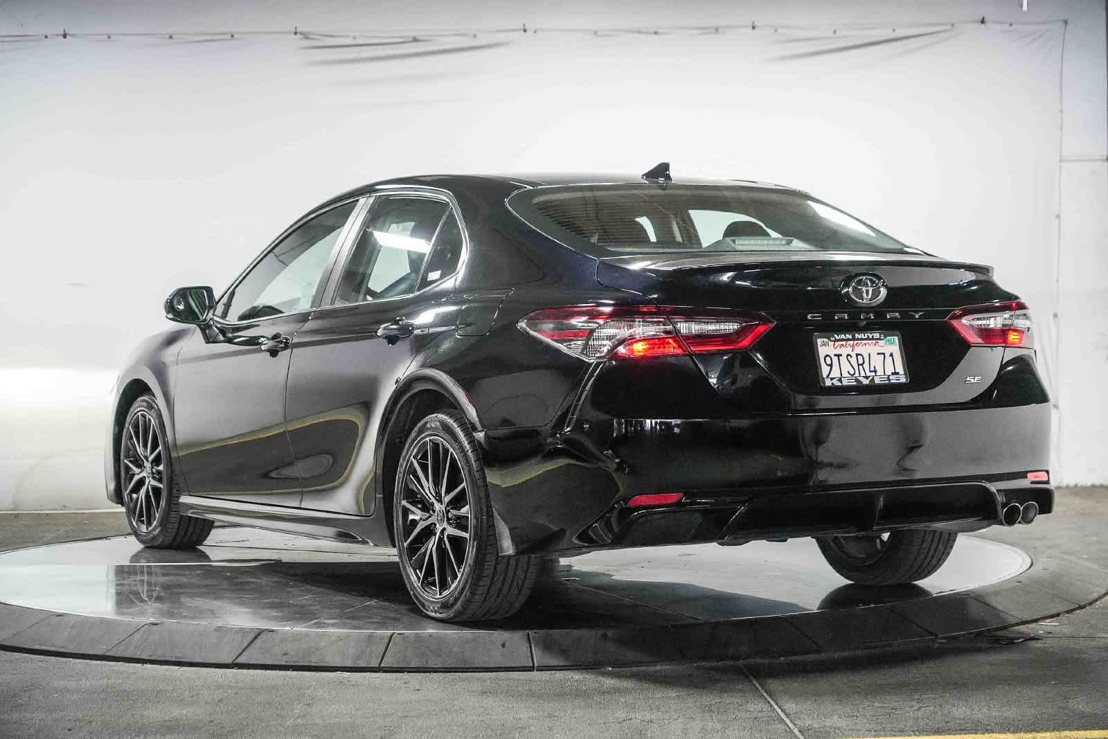 Certified 2022 Toyota Camry SE FWD image 5