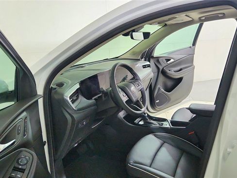 Used 2026 Buick Encore GX Avenir w/ Avenir Technology Package image 28