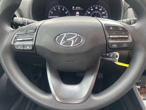 Used 2022 Hyundai Kona SE image 19
