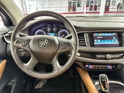 Used 2019 Buick Enclave Premium image 16