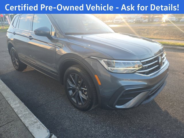 Certified 2022 Volkswagen Tiguan SE w/ Panoramic Sunroof Package AWD/4WD image 5