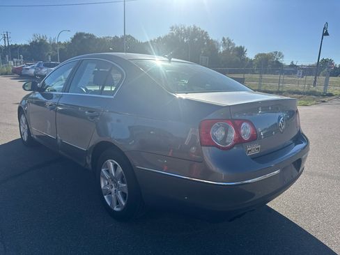 Used 2007 Volkswagen Passat 2.0T image 7