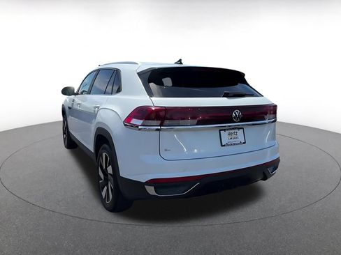 Used 2025 Volkswagen Atlas Cross Sport SE FWD image 9
