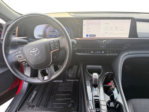 Used 2024 Toyota Crown XLE w/ Carpet Mat Package (TMS) image 15