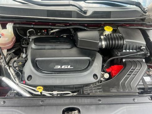 Used 2017 Chrysler Pacifica Touring-L Plus w/ Advanced Safetytec Group FWD image 33