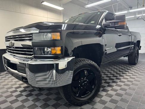 Used 2019 Chevrolet Silverado 2500 W/T w/ WT Convenience Package AWD/4WD image 3