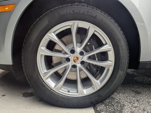 Used 2025 Porsche Macan image 30