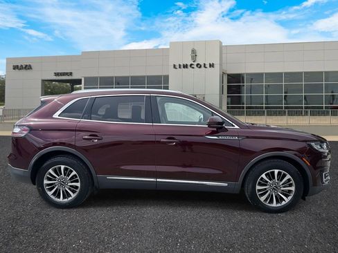 Used 2019 Lincoln Nautilus Select image 2