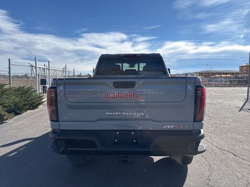 Used 2024 GMC Sierra 2500 AT4X image 5