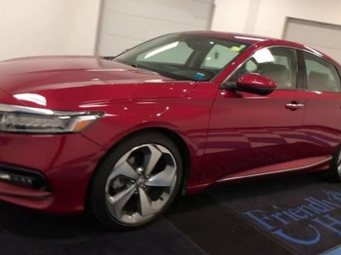 Certified 2018 Honda Accord Touring image 4