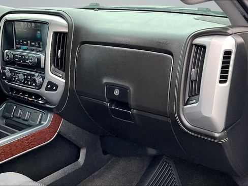 Used 2018 GMC Sierra 1500 SLE w/ SLE Value Package AWD/4WD image 18