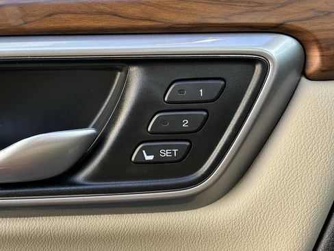 Certified 2019 Honda CR-V Touring image 17