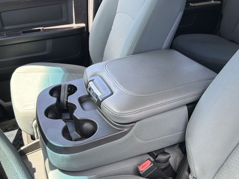 Used 2018 RAM 1500 ST w/ SXT Appearance Group AWD/4WD image 16