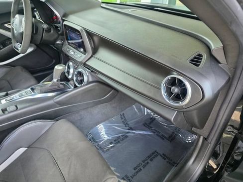 Used 2021 Chevrolet Camaro SS RWD image 9