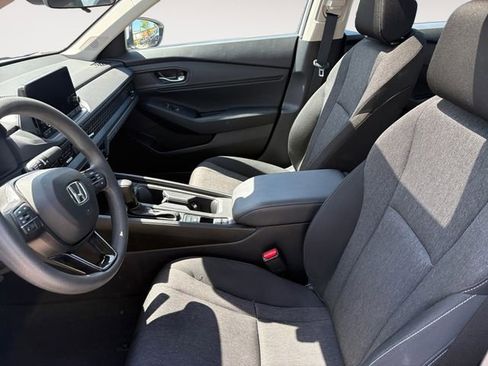 Used 2023 Honda Accord EX image 9