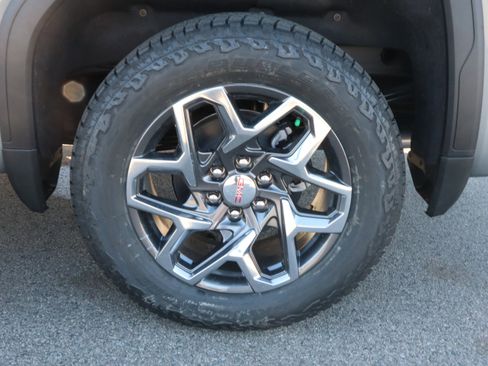 New 2026 GMC Sierra 1500 SLT image 22