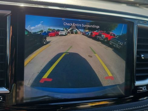 Used 2024 Chrysler Pacifica Limited w/ S Appearance Package FWD image 22