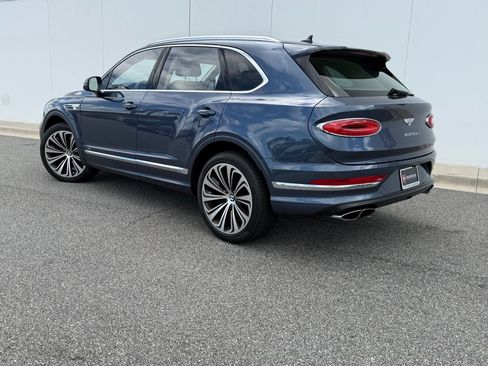 Certified 2022 Bentley Bentayga AWD/4WD image 2
