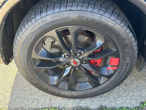 Used 2019 Dodge Durango GT image 22