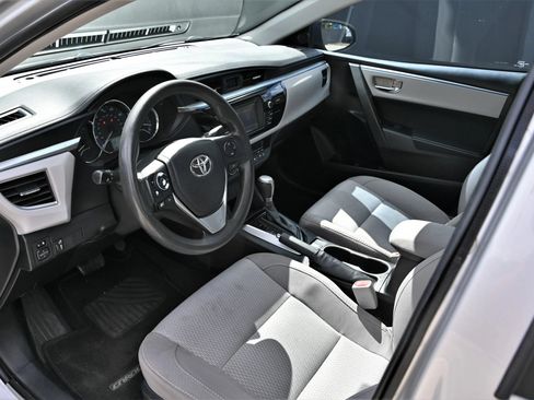 Used 2015 Toyota Corolla LE FWD image 14