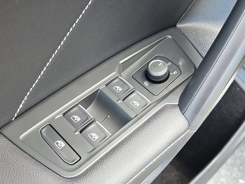Certified 2024 Volkswagen Tiguan SE R-Line AWD/4WD image 27