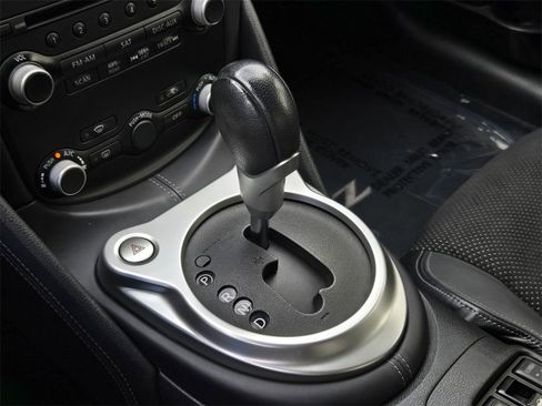 Used 2020 Nissan 370Z Touring Sport image 22