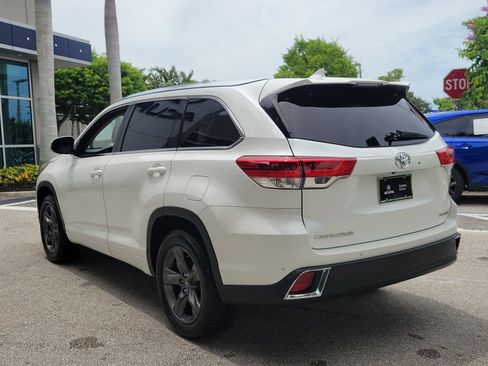 Used 2018 Toyota Highlander Limited Platinum FWD image 6