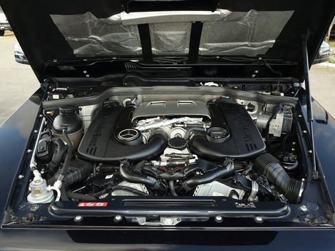 Used 2018 Mercedes-Benz G 550 Squared image 32