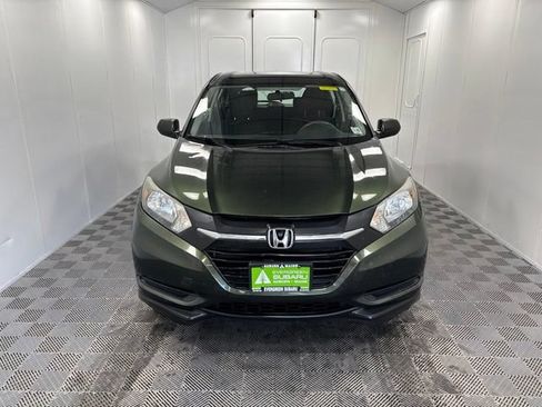 Used 2017 Honda HR-V LX image 2