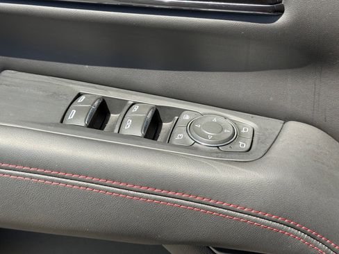 Used 2025 GMC Yukon AT4 Ultimate AWD/4WD image 22