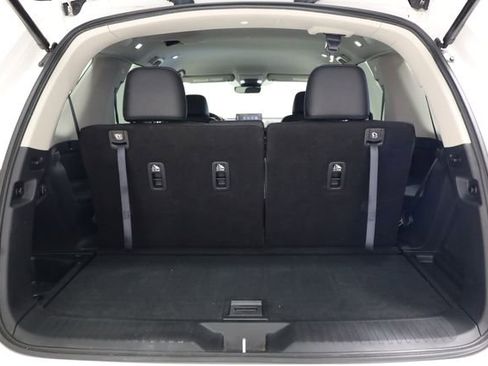 Used 2025 Honda Pilot EX-L image 32