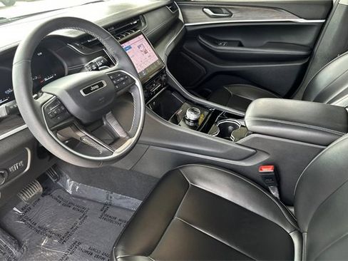 Certified 2023 Jeep Grand Cherokee L Limited image 2