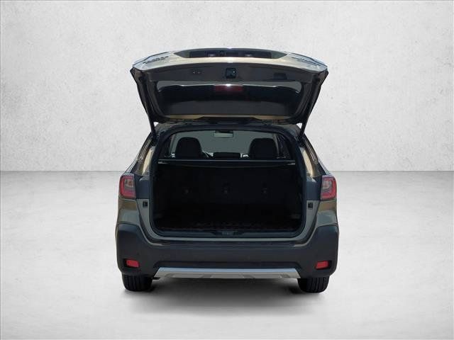 Used 2024 Subaru Outback Touring AWD/4WD image 6