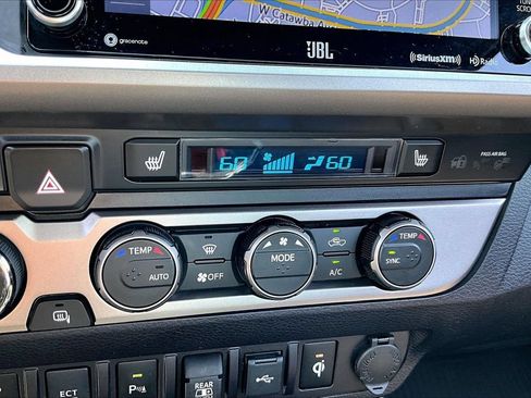 Used 2021 Toyota Tacoma Limited AWD/4WD image 17