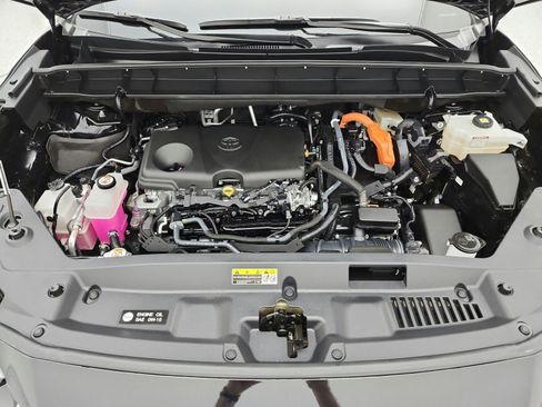Used 2023 Toyota Highlander XLE AWD/4WD image 16