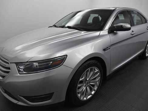 Used 2019 Ford Taurus Limited image 3