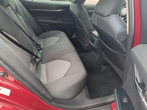 Used 2018 Toyota Camry LE FWD image 22