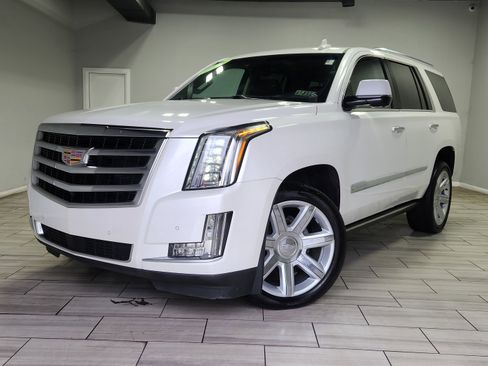 Used 2016 Cadillac Escalade Premium image 1