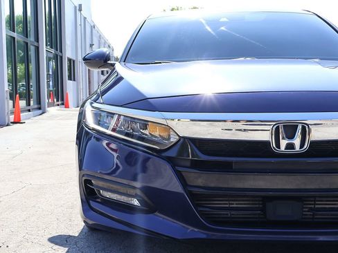 Used 2018 Honda Accord Touring image 15
