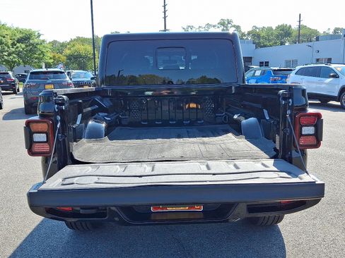 Certified 2021 Jeep Gladiator Overland image 29