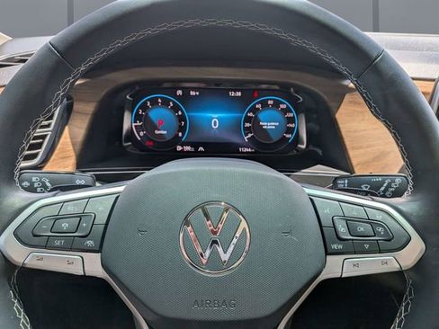 Certified 2025 Volkswagen Atlas SE FWD image 29