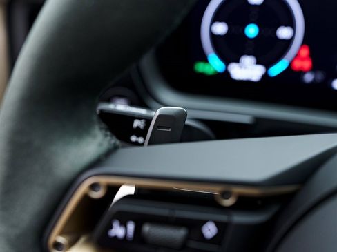 Used 2025 Porsche Cayenne GTS image 65