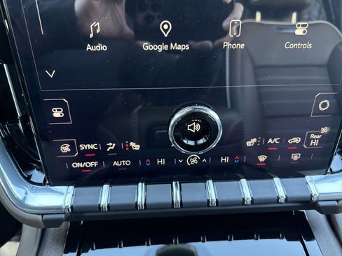 Used 2025 GMC Yukon Denali Ultimate image 19