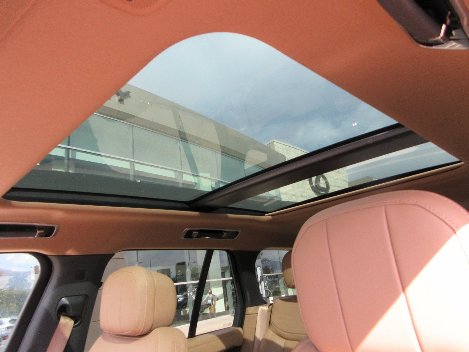 Used 2023 Land Rover Range Rover SE AWD/4WD image 16