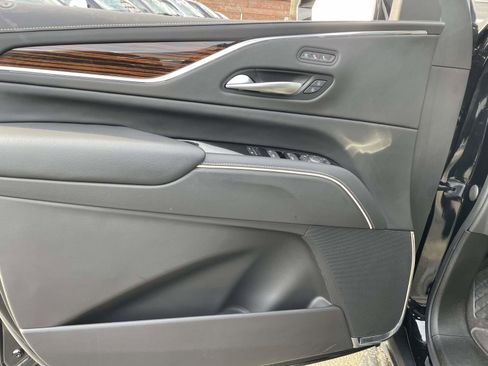 Certified 2023 Cadillac Escalade Premium Luxury image 17