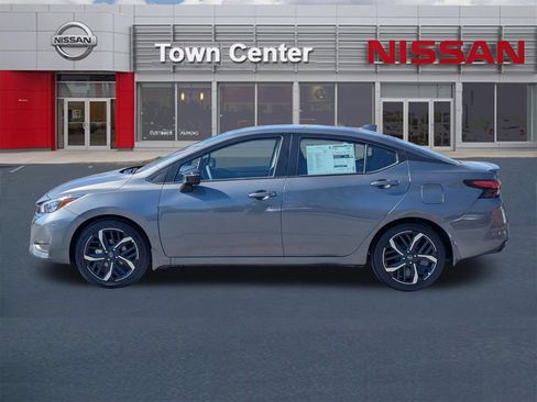New 2025 Nissan Versa SR w/ Trunk Package FWD image 5